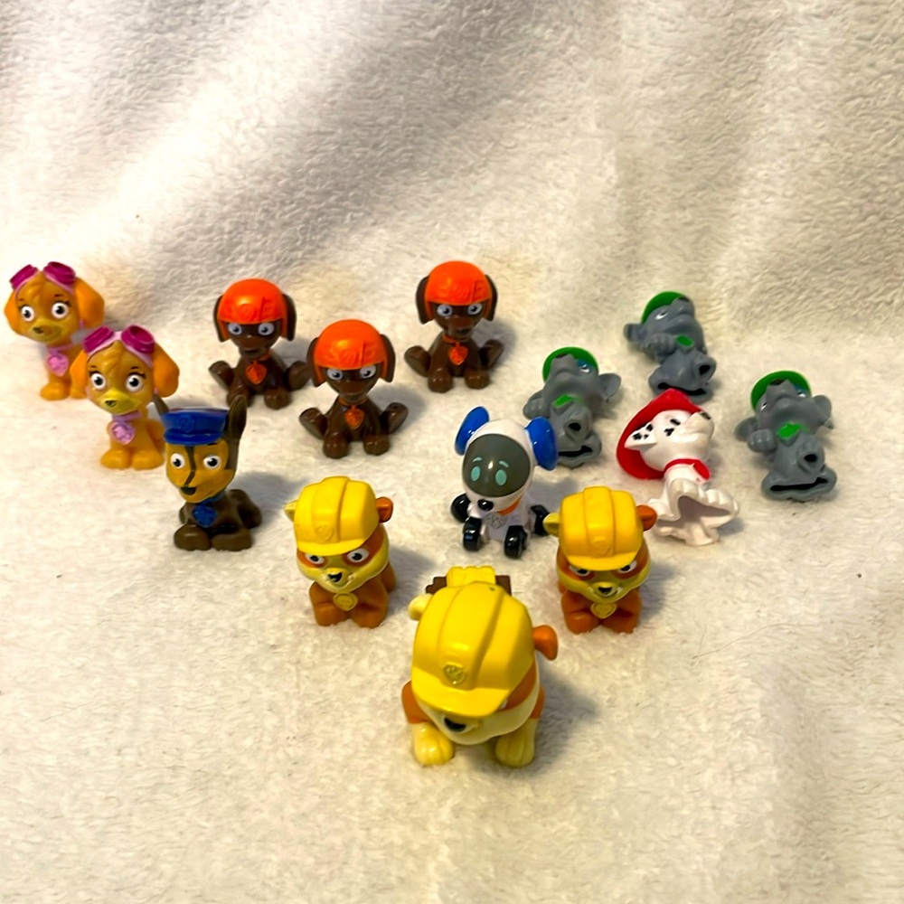 Paw Patrol Lot of 14 Figures with some Duplicates